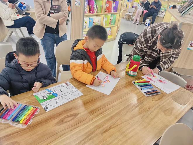 走进童诗童谣的奇妙世界：张菱儿老师与小读者共赴诗意之旅(图4)